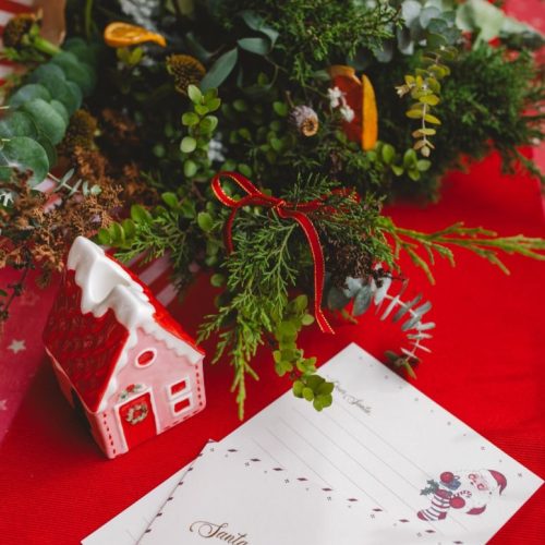 Haz espacio para la luz y crea tu corona de Navidad